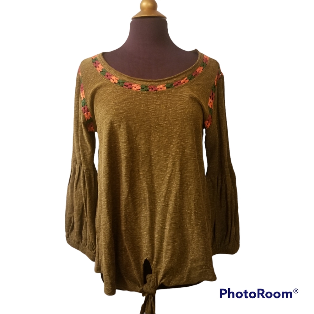 Avani del amour Top Womens Size Medium Boho Crochet Front Tie New
